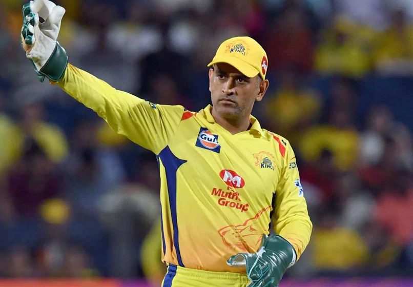  “Long In The Tooth”: MS Dhoni, AB De Villiers Fail To Find Place In Brad Hogg’s ‘Best XI Of IPL 2020’