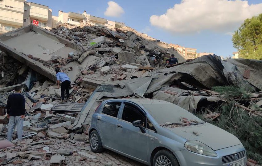 Strong earthquake strikes Turkey, six dead, 120 wounded