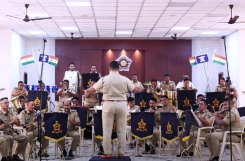  The Mumbai Police Band pays a unique tribute to musician Monty Norman