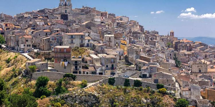UK Man Who Bought €1 House In Italy Forced To Give It Up