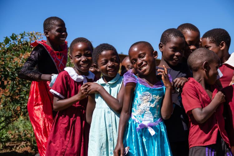 HOW YOUR PRELOVED FURNITURE CAN FEED KIDS IN MALAWI
