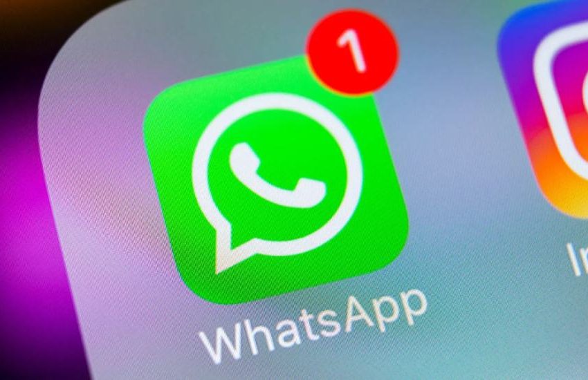 You can soon hide your online status from everyone on WhatsApp