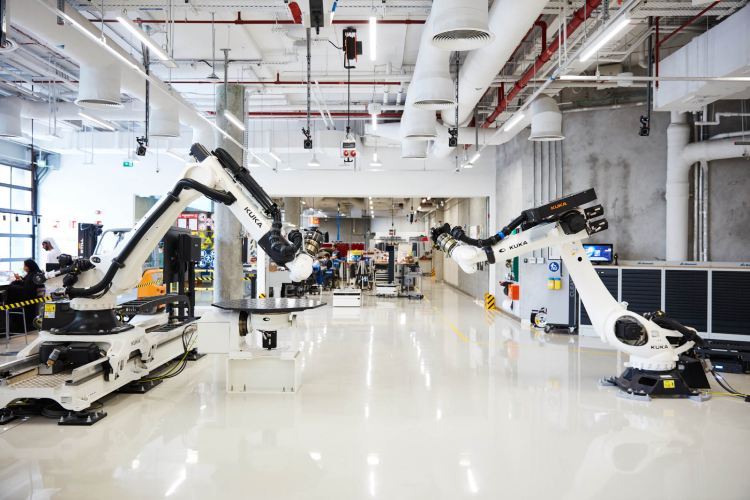 Hamdan bin Mohammed launches Dubai Robotics and Automation Programme1